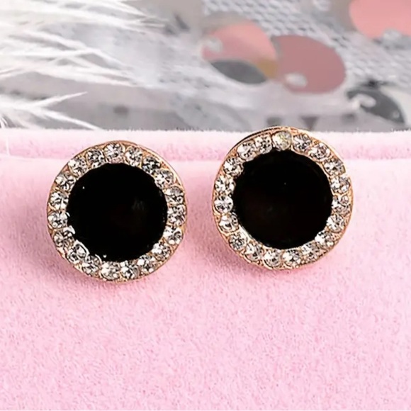 Accessories - Circle Stud Earrings
